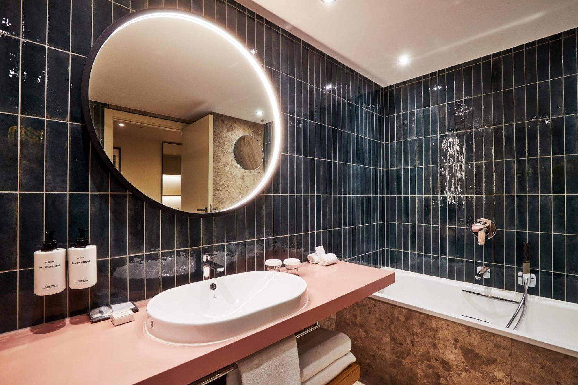 Voco Malta By Ihg 5*