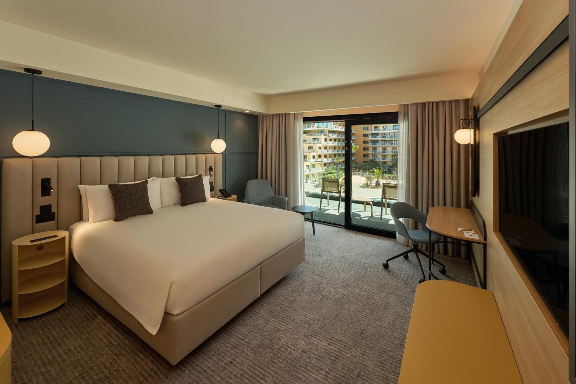 Hotel Voco Malta By Ihg 5*