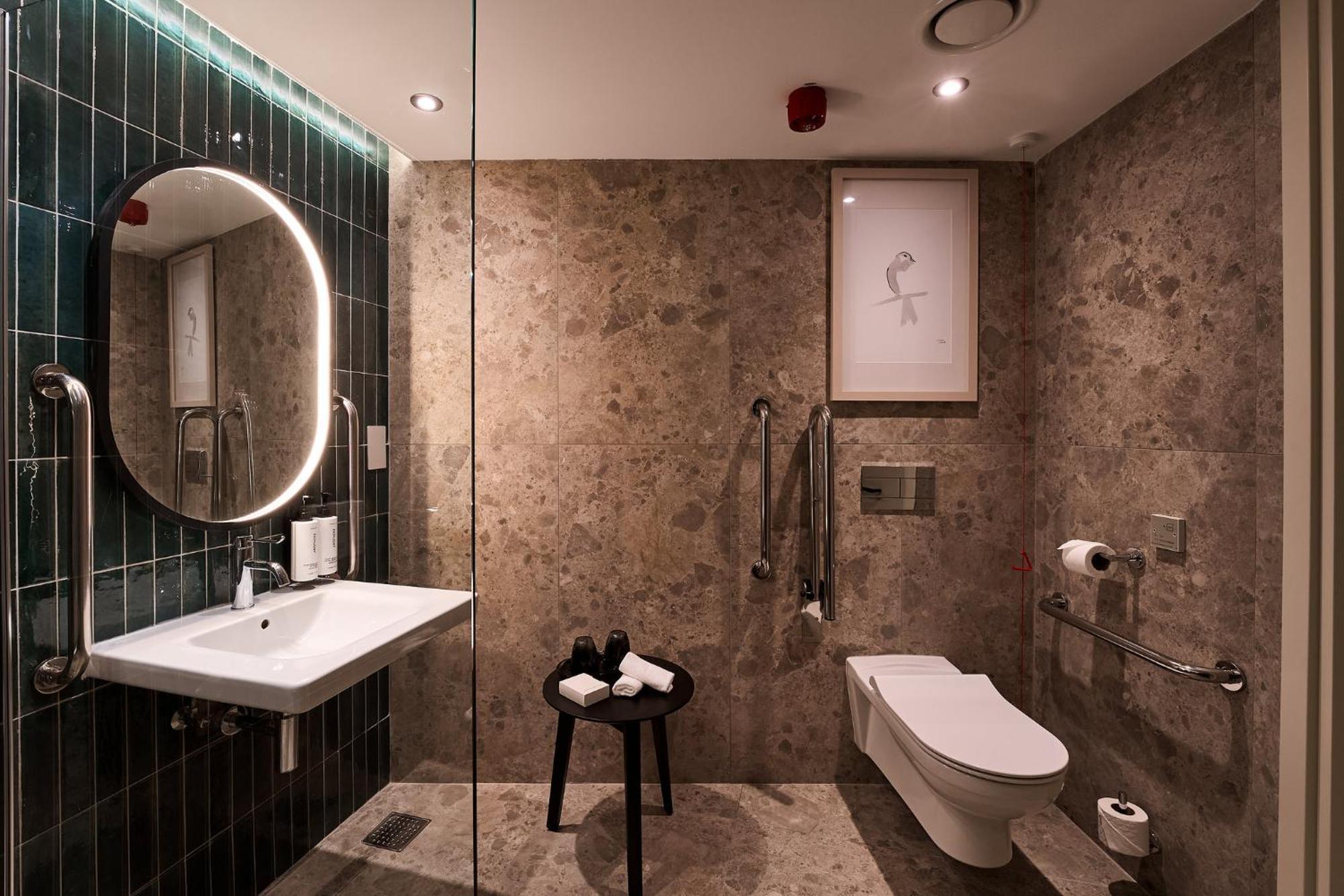 Hotel Voco Malta By Ihg 5*